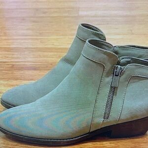 Maurices Abigail Side Zipper Gray Faux leather Ankle Booties Size Women's 9.5